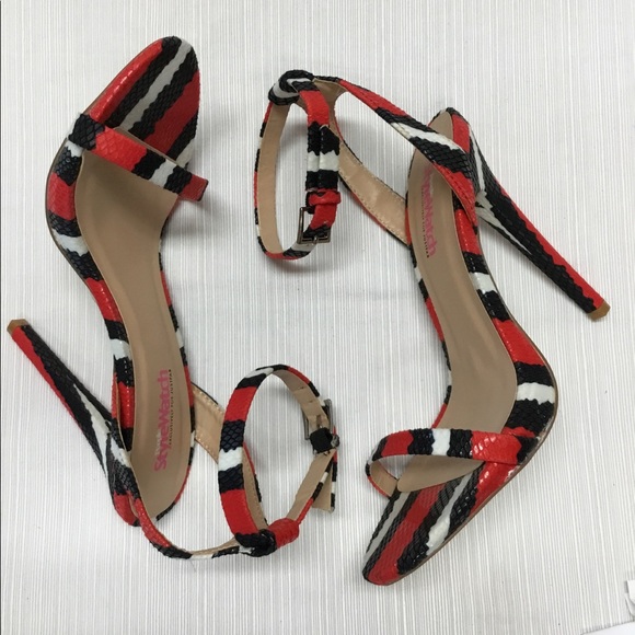 JustFab New Striking Heels - Picture 3 of 10